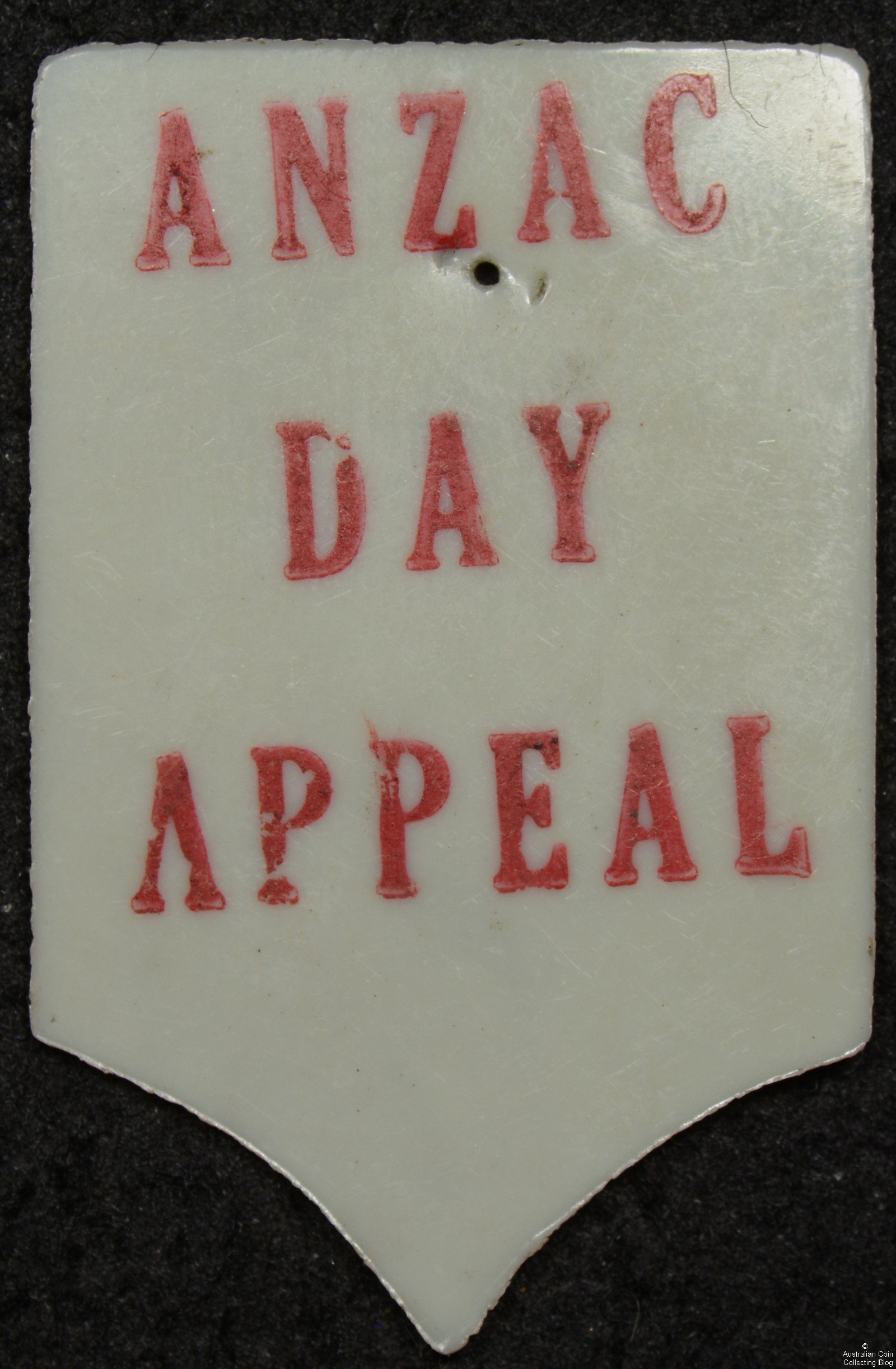 ANZAC DAY APPEAL White Celluloid Pin Badge